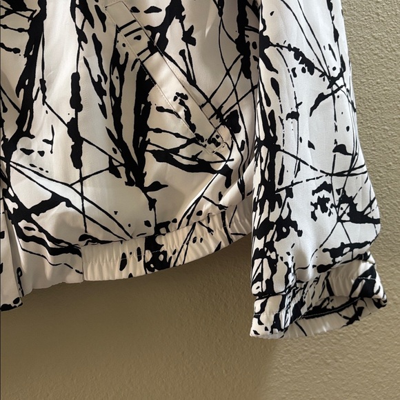 2/$12🌷 Color Block Sweater - Picture 2 of 4